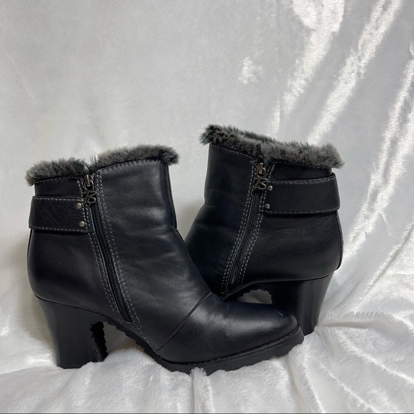 Brilliant Woman’s Waterproof Leather Ankle Heeled Boots - Picture 2 of 16